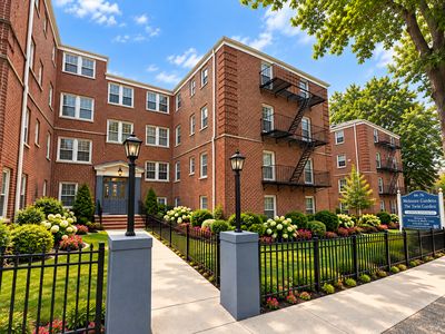 Twin Gardens - 66 Melmore Gdns East Orange NJ (1 units available