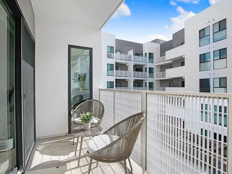 Watermark Apartments — Photo 6
