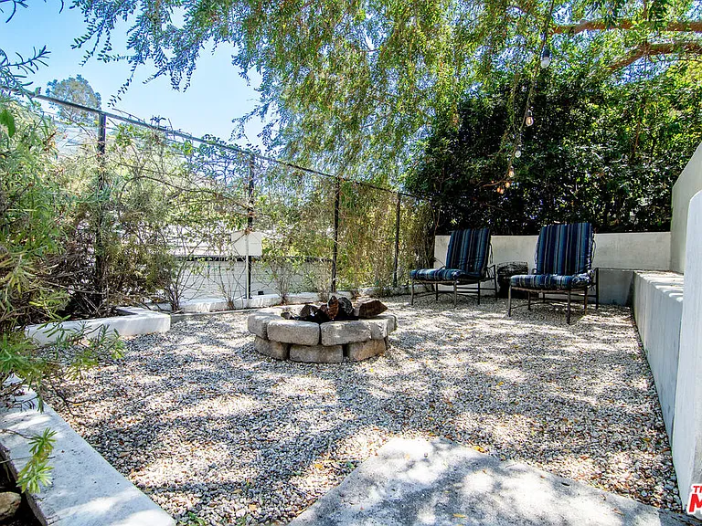 2553 1/2 Glen Green St — Photo 21
