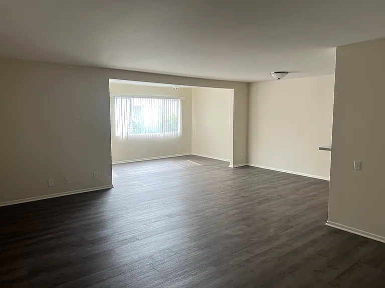 Valley Wilshire Apartments — Photo 6