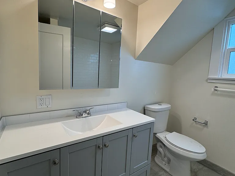 14 E High St — Photo 13