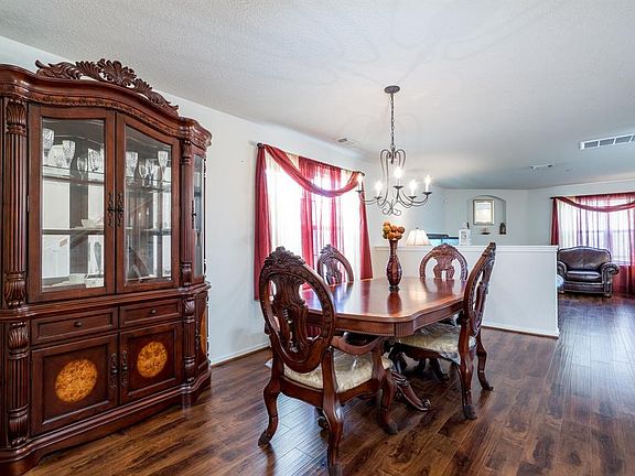 5th image of 17422 Hoover Gardens Dr