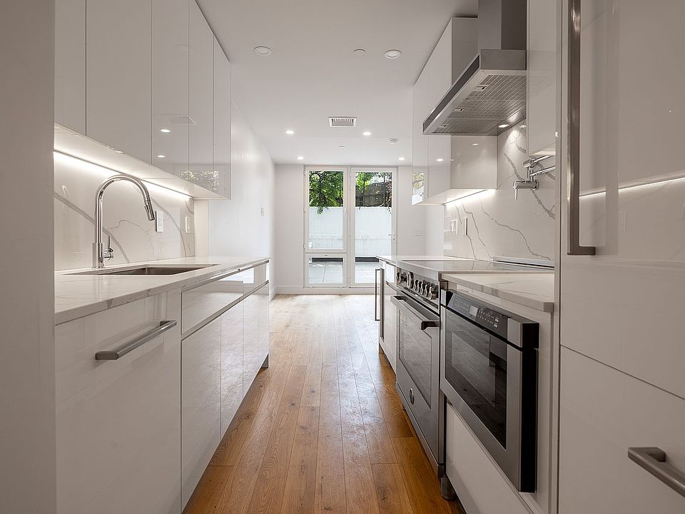 1st image of 268 E 7th St #9
