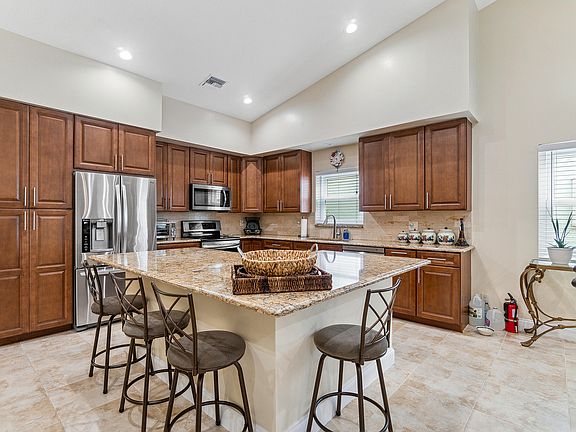 3rd image of 5344 Crystal Anne Drive