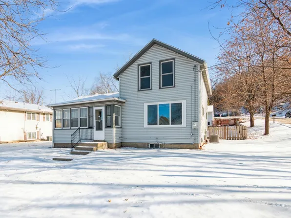 301 1st St N, Cannon Falls, MN 55009