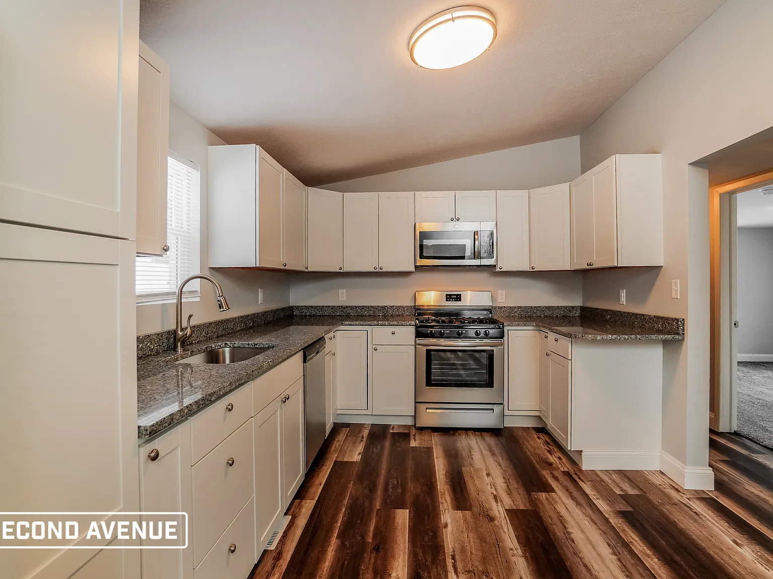 4 bed, 2.0 bath, 1728 sqft, $2,159 — Photo 3