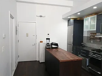 Rented by R New York