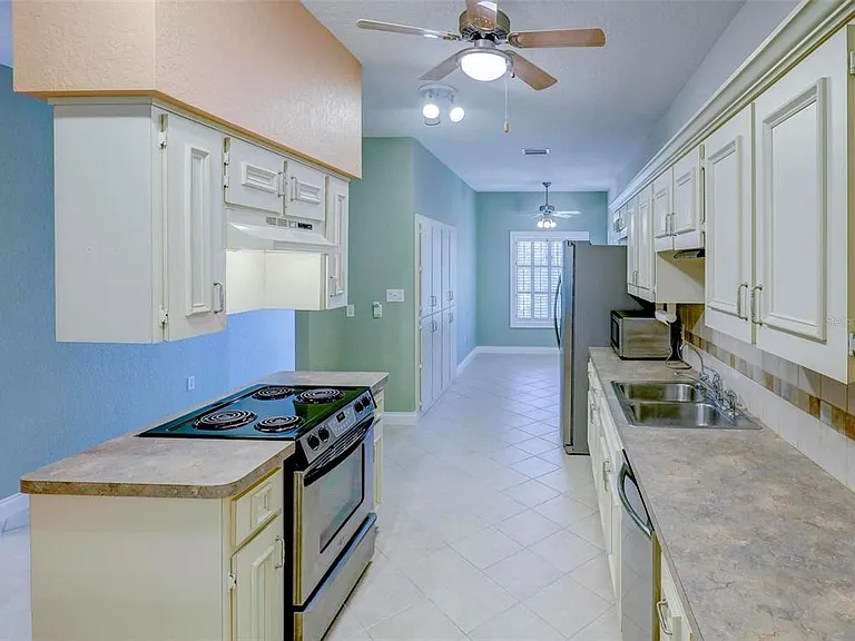 7032 River Run Blvd — Photo 4