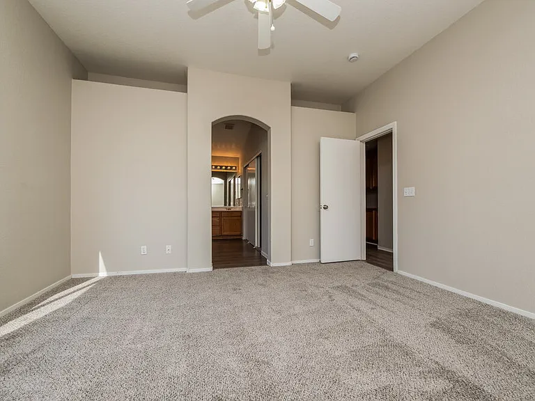 2205 Royal Caribbean Ave — Photo 10