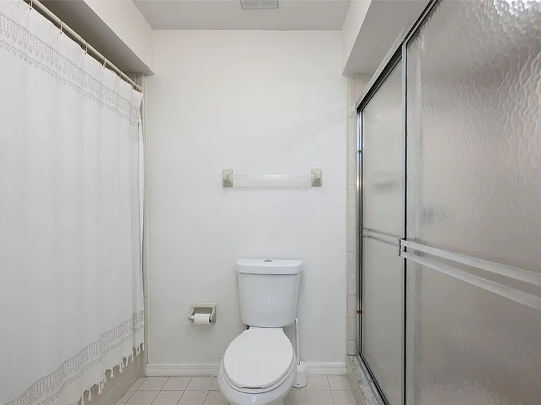 2383 Sun Valley Cir — Photo 17