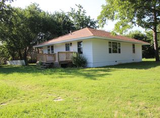 122 W Locust St, Tecumseh, OK 74873