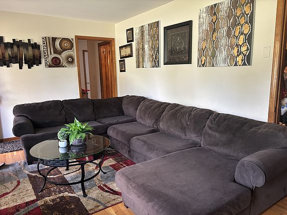 4th image of 3009 Lyndale Dr