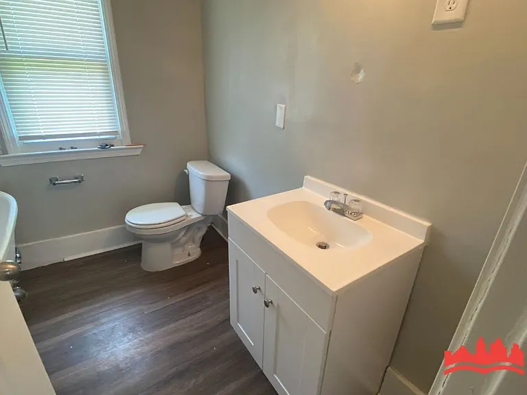 1532 Barton St — Photo 11