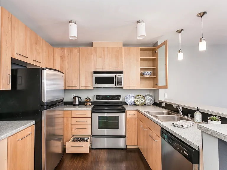 655 Crockett St #A308 — Photo 3
