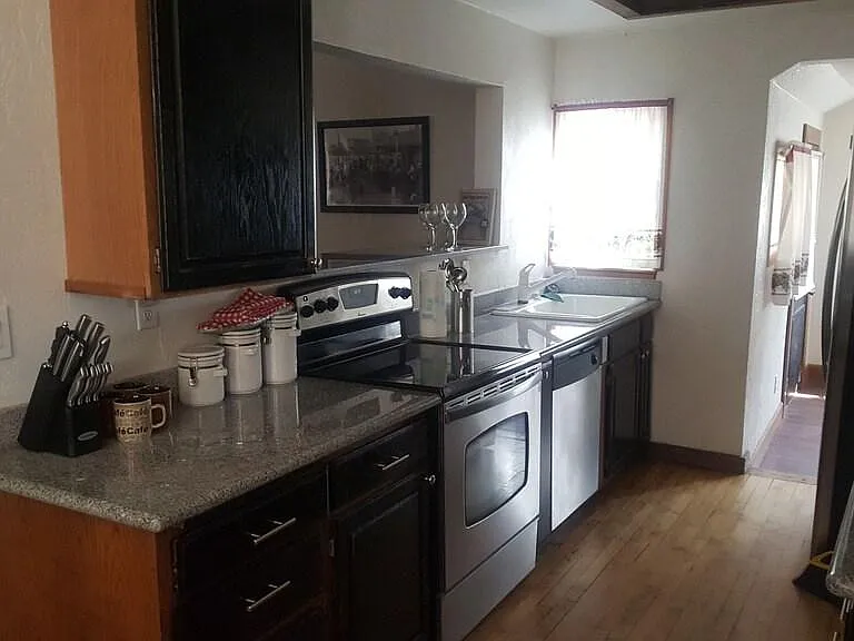 302 E 4th Ave #A — Photo 3