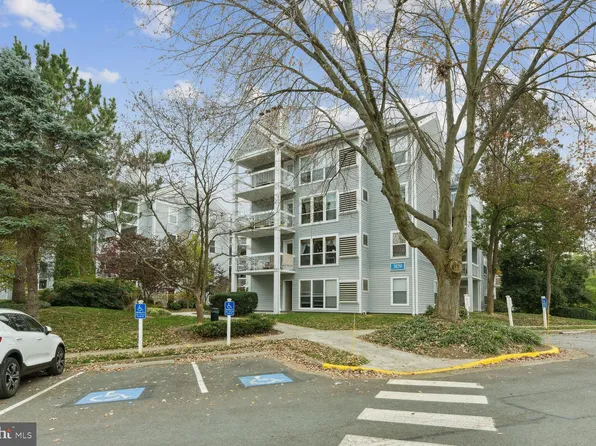 3179 Summit Square Dr #2-B7, Oakton, VA 22124