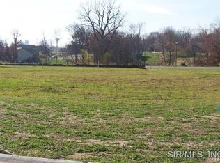 625 Wedgewood Ln, Trenton, IL 62293