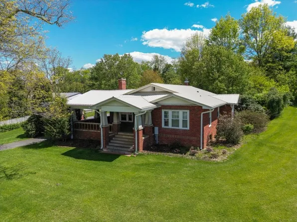 223 Parsonage Ave, Rural Retreat, VA 24368