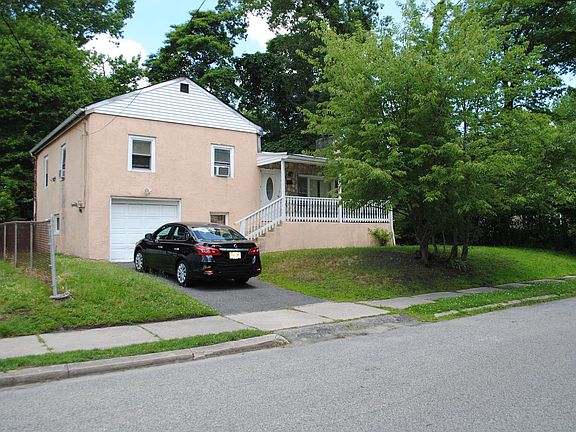 2nd image of 1821 Stratford Ave