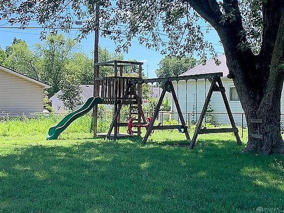 4th image of 334 Brocone Dr