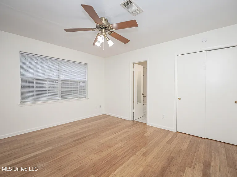 1213 King Henry Dr — Photo 40