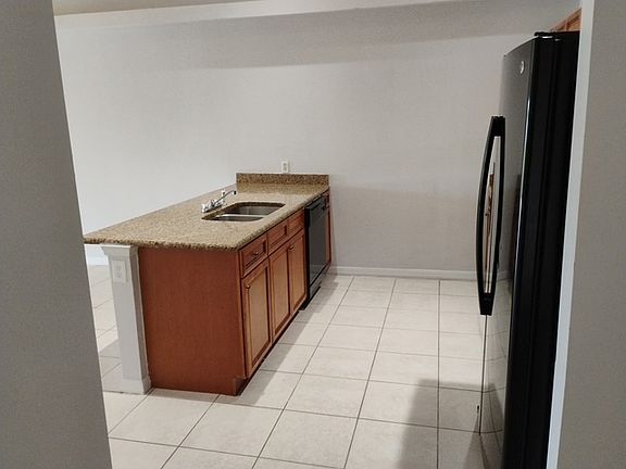 4th image of 1307 NE 8th Pl