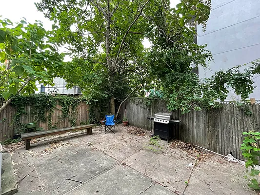 Rented by Pear NYC LLC | media 41