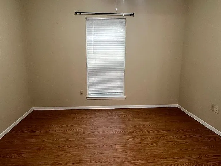 114 E 31st St #106 — Photo 6