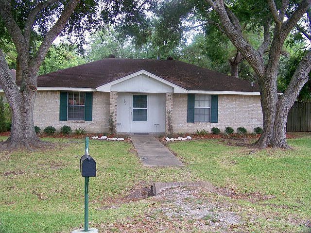 1st image of 403 Jansen Dr
