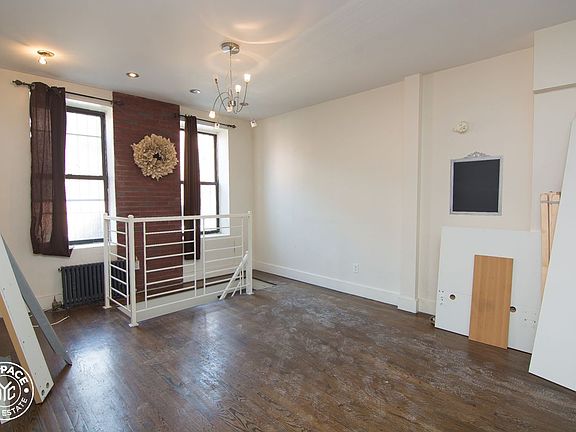 2nd image of 1154 Pacific St APT 1F