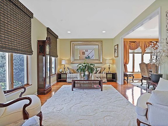 4th image of 158-40 90th St