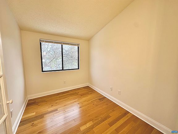 3rd image of 141 Green Turtle Ln APT 11
