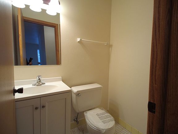 4th image of 2570 N Maryland Ave #115