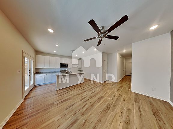 3rd image of 1202 Boxwood Ln