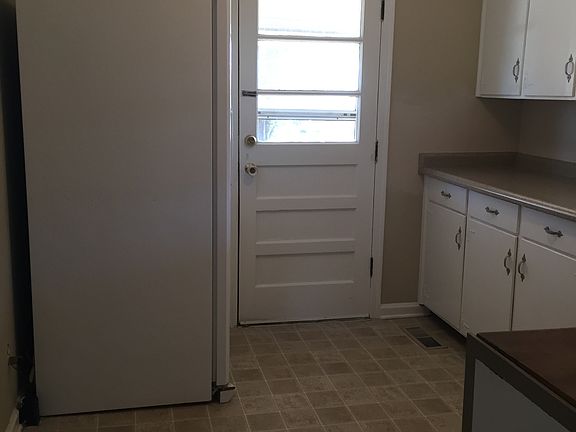 3rd image of 803 26th Ave