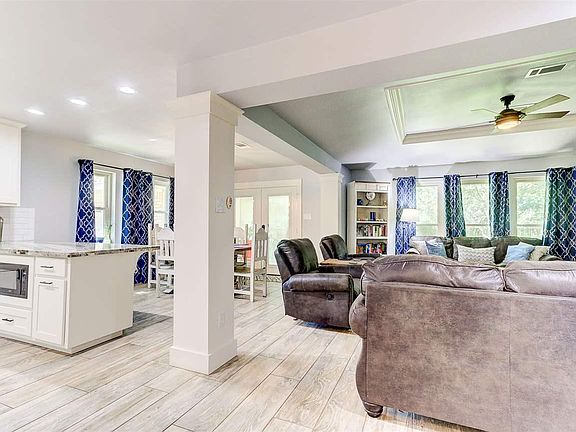 2nd image of 12995 Basswood Ln