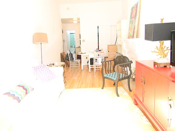 3rd image of 333 W 76th St APT 3A