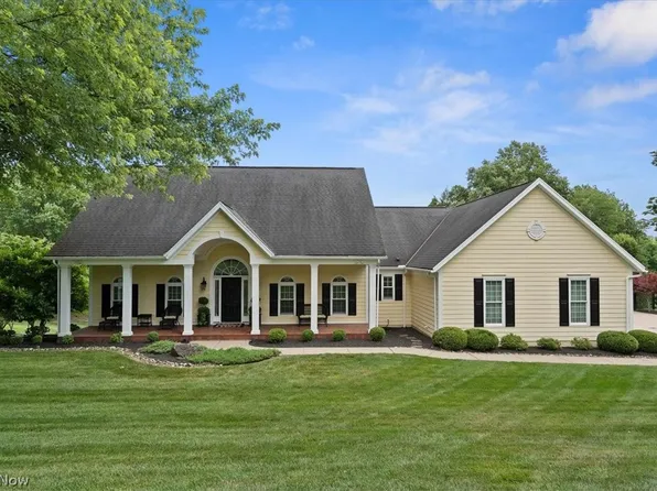 49 Meadowcrest Dr, Parkersburg, WV 26104