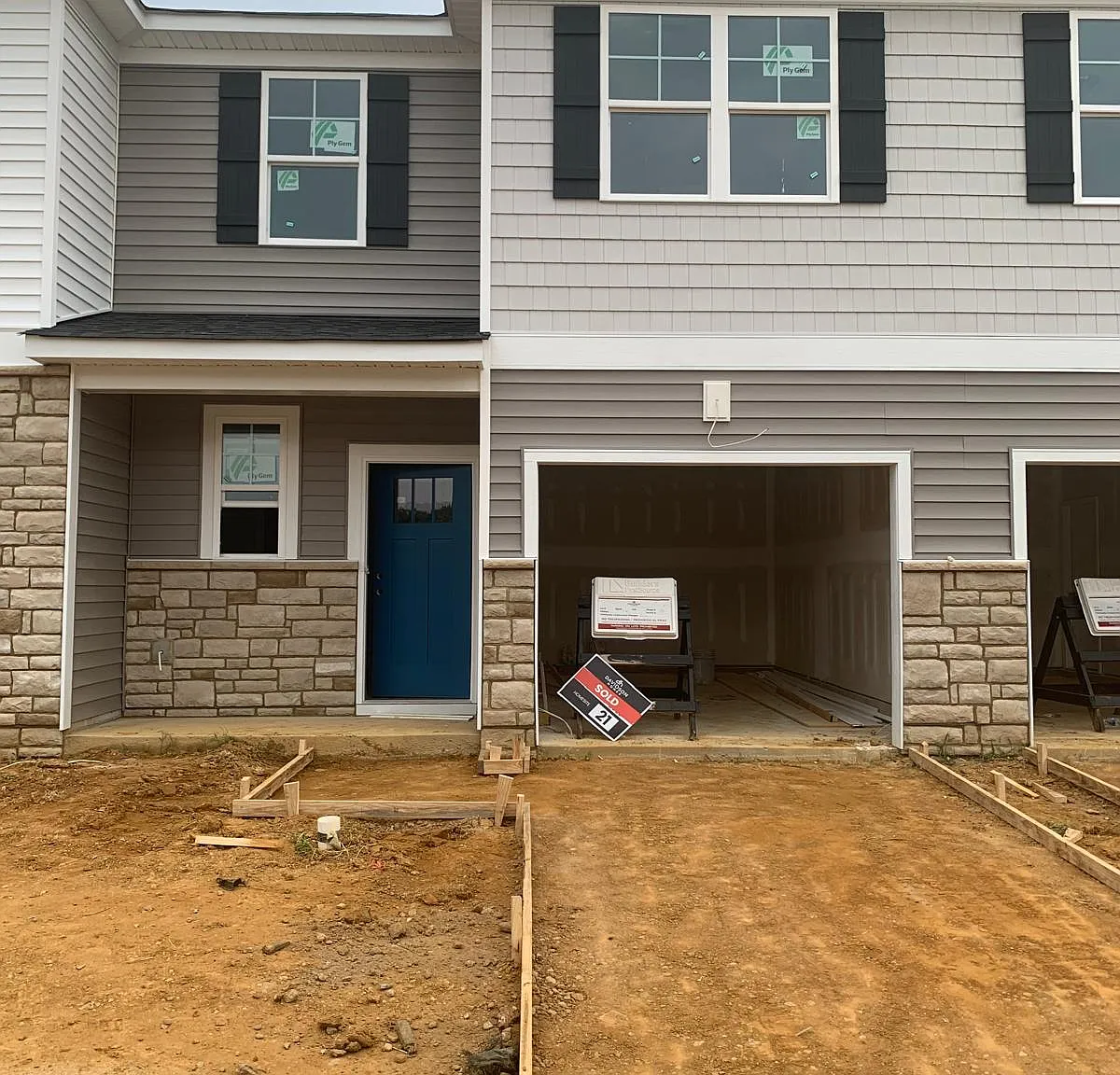 3 bed, 2.5 bath, 1713 sqft, $1,895 — Photo 1