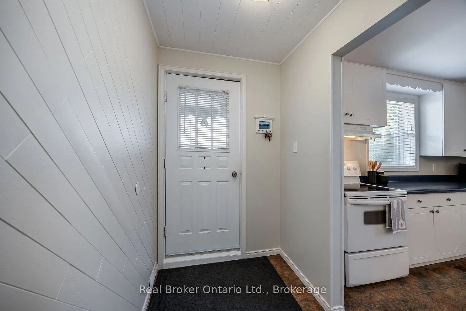 3 bed, $3,000 — Photo 4