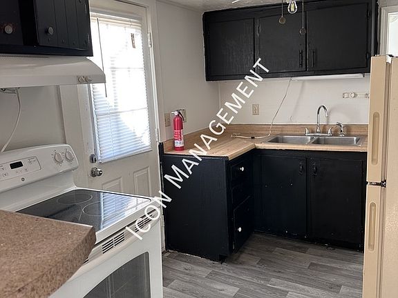 5th image of 132 Reed Ave #2