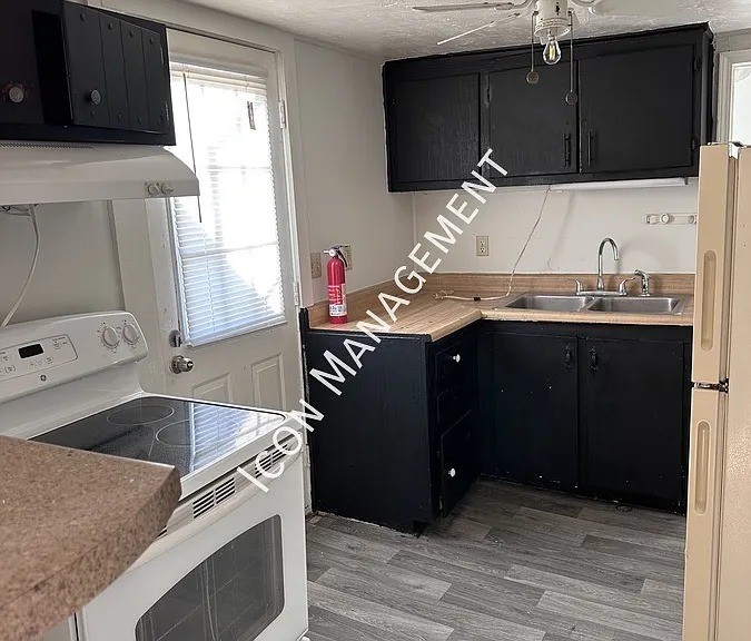 132 Reed Ave #2 — Photo 5