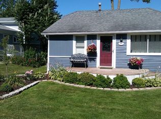 612 Cedarlawn Rd, Waterford, MI 48328