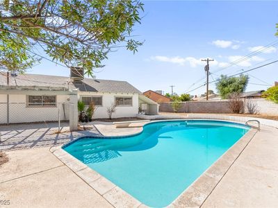 2008 El Mirador St, Las Vegas, NV, 89102