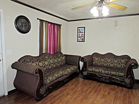 3rd image of 404 Hickory Ave