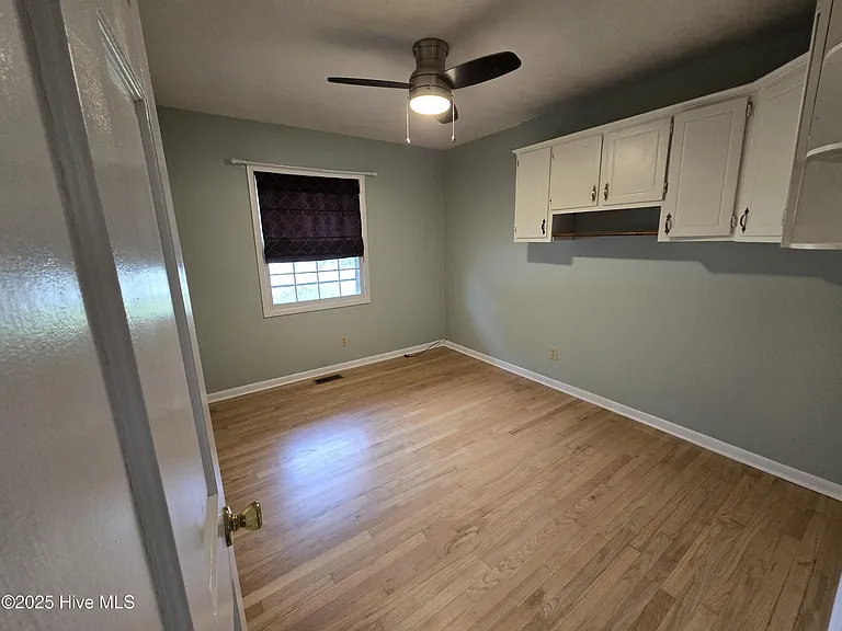 818 Williams St — Photo 13