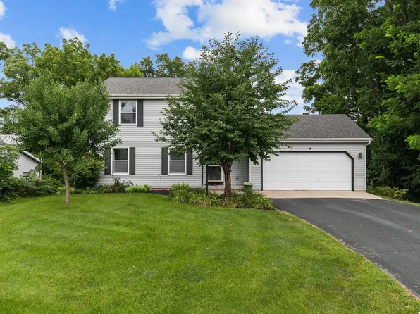 537 E Larrabee St, Omro, WI 54963