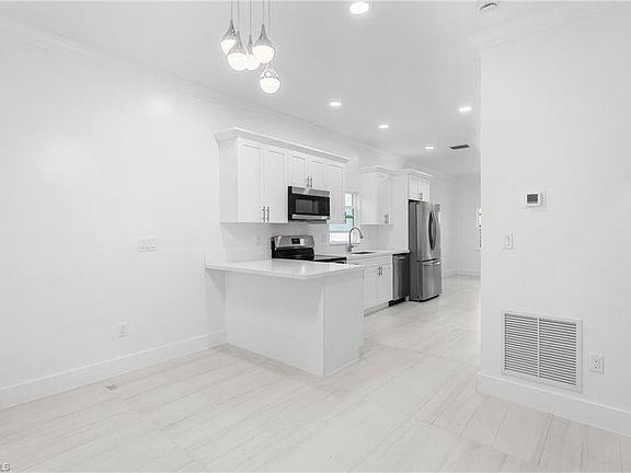 5th image of 2805 Connie AVE N