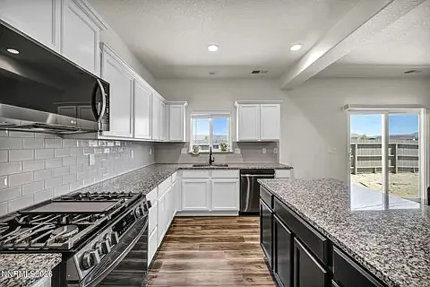 4042 Cold Springs Ct — Photo 4