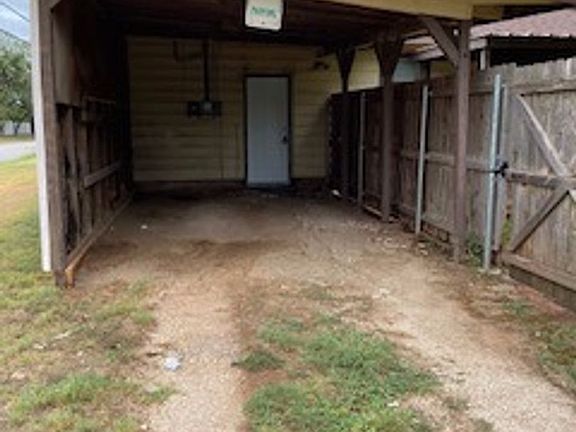 4th image of 1150 Green St